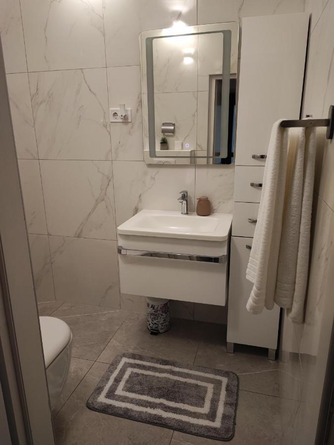 Apartment Eda Пула Екстериор снимка